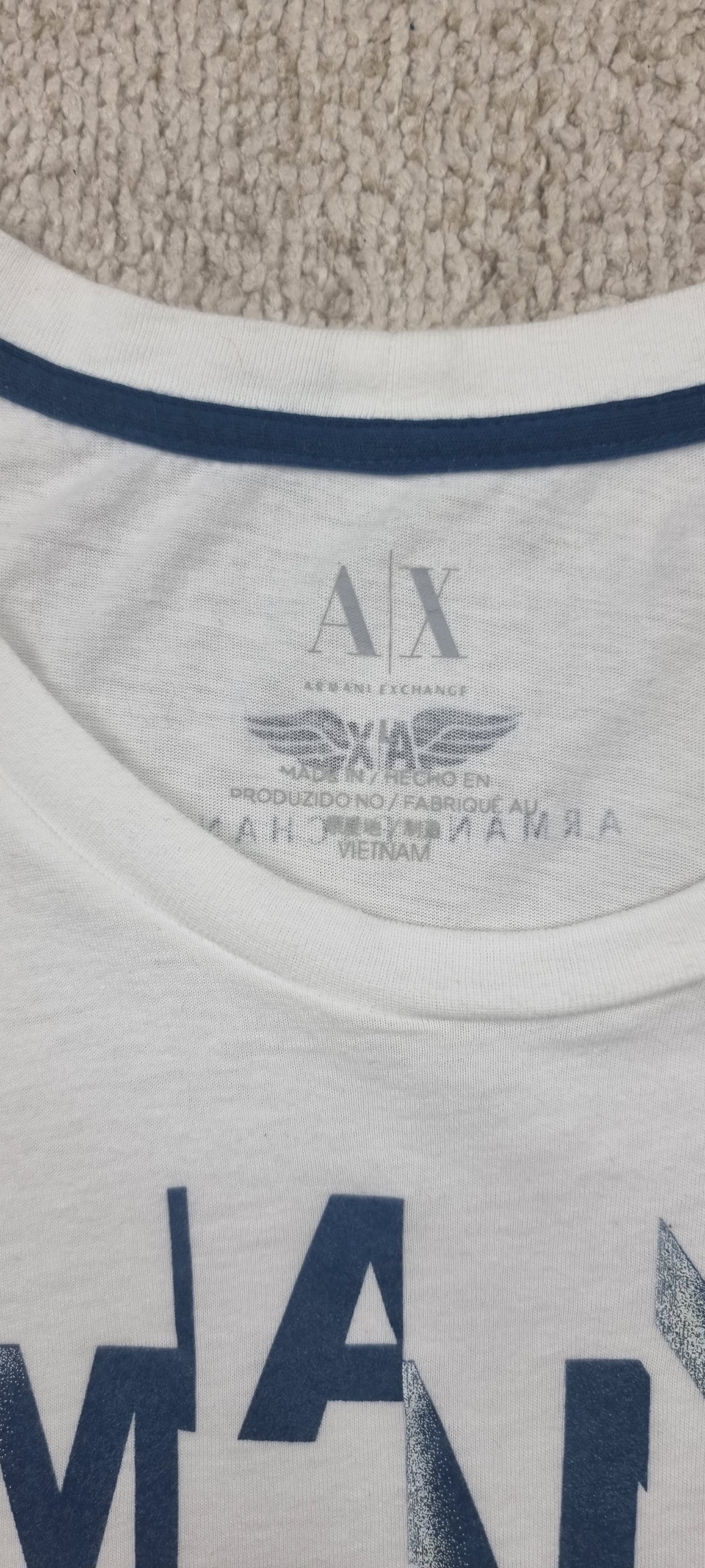 Camiseta Armani Exchange A|X blanca estampado gráfico – Talla L
