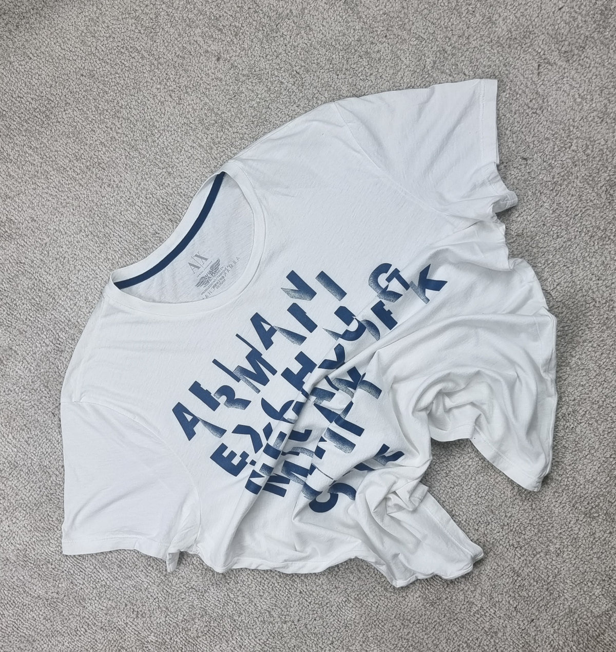 Camiseta Armani Exchange A|X blanca estampado gráfico – Talla L