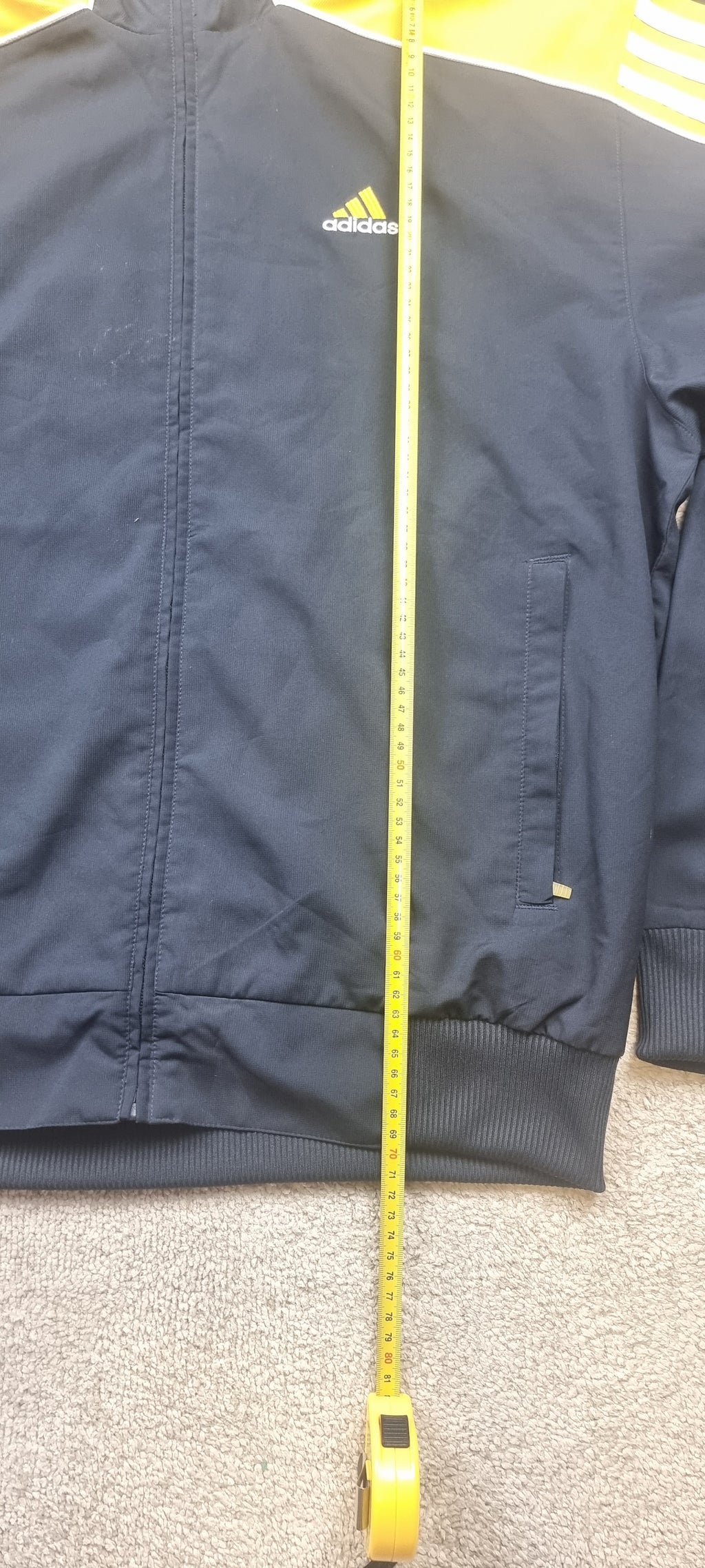 Chaqueta Adidas Track Jacket azul marino y amarilla – Talla M