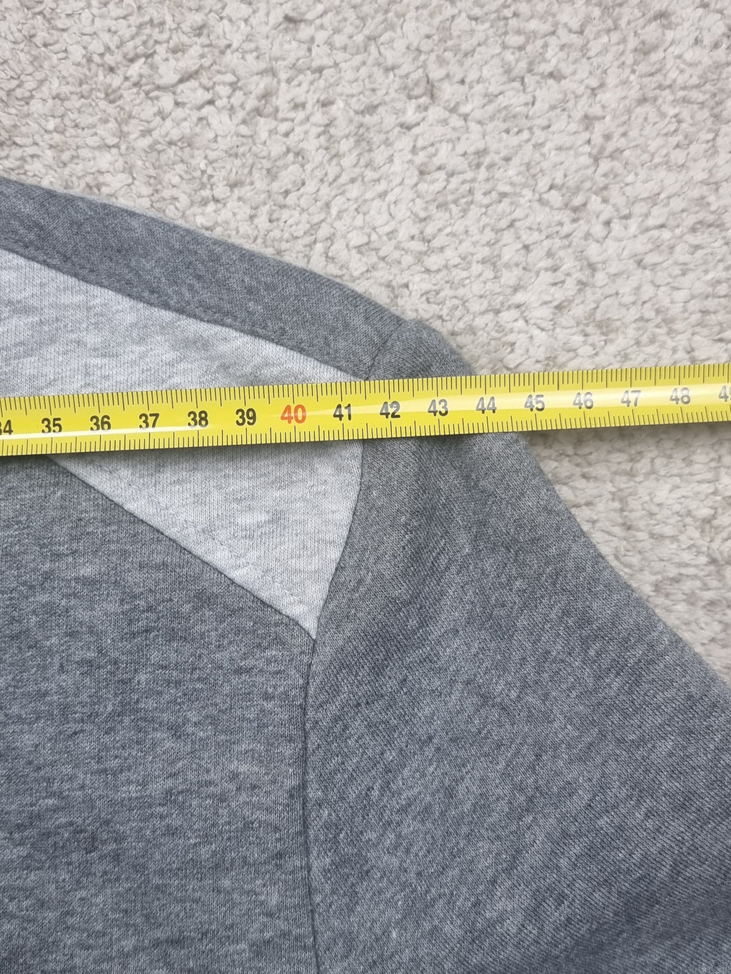 Sudadera Calvin Klein gris con media cremallera talla M