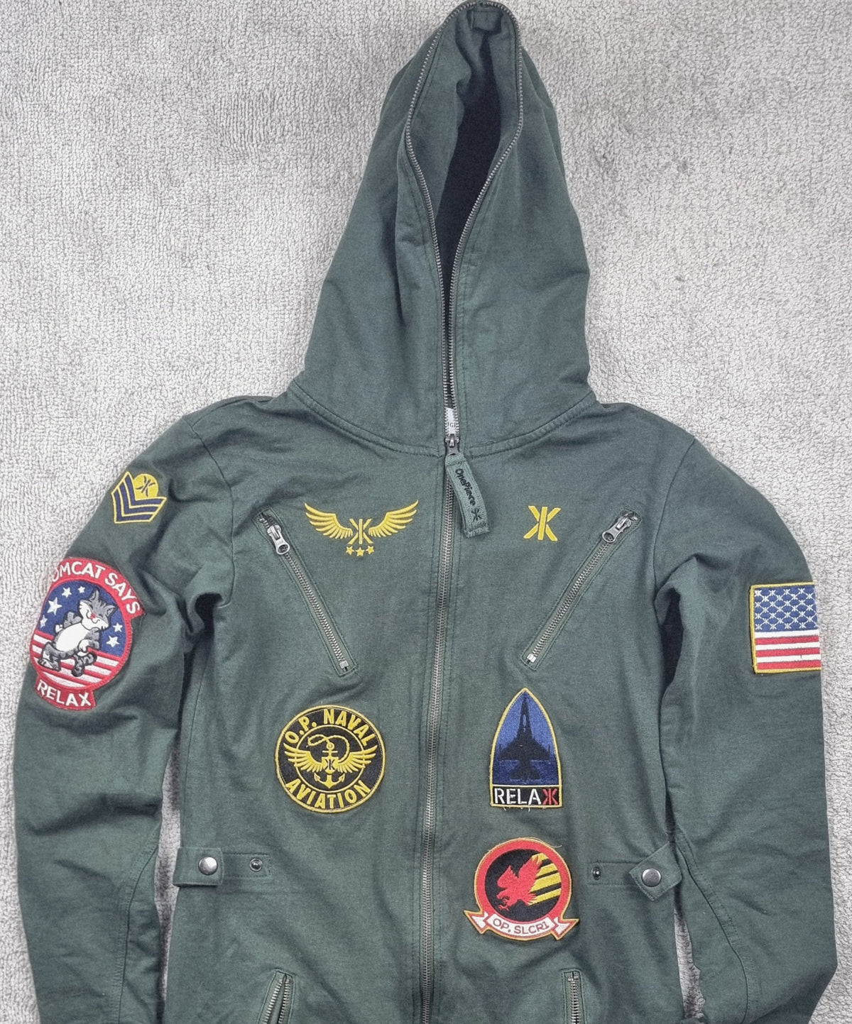 Mono OnePiece The Norwegian Original verde militar con parches – Talla S