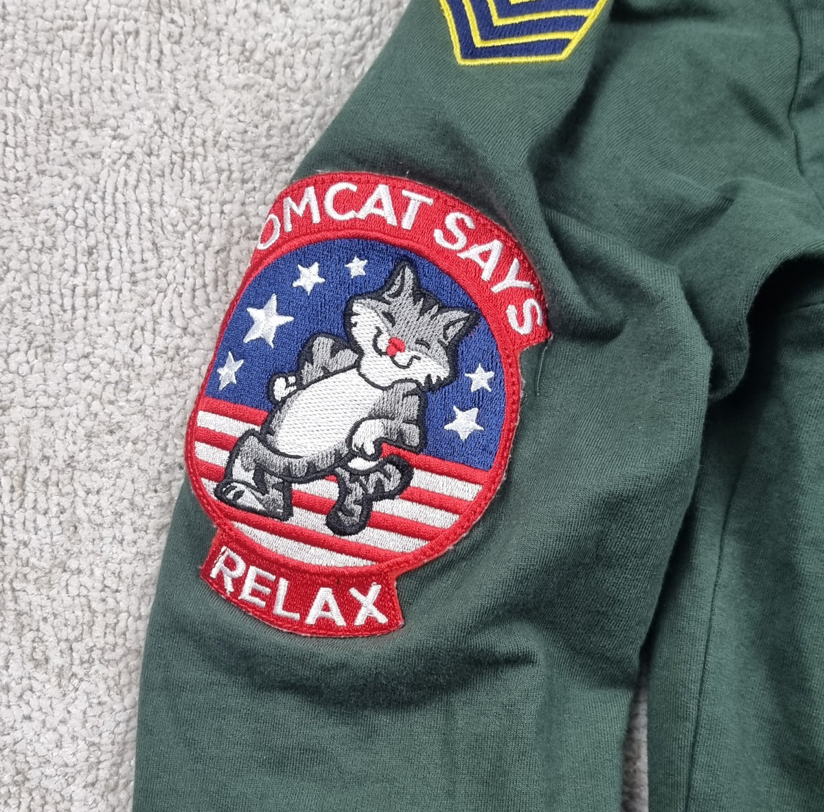 Mono OnePiece The Norwegian Original verde militar con parches – Talla S