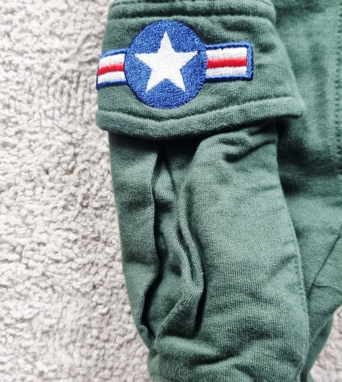 Mono OnePiece The Norwegian Original verde militar con parches – Talla S