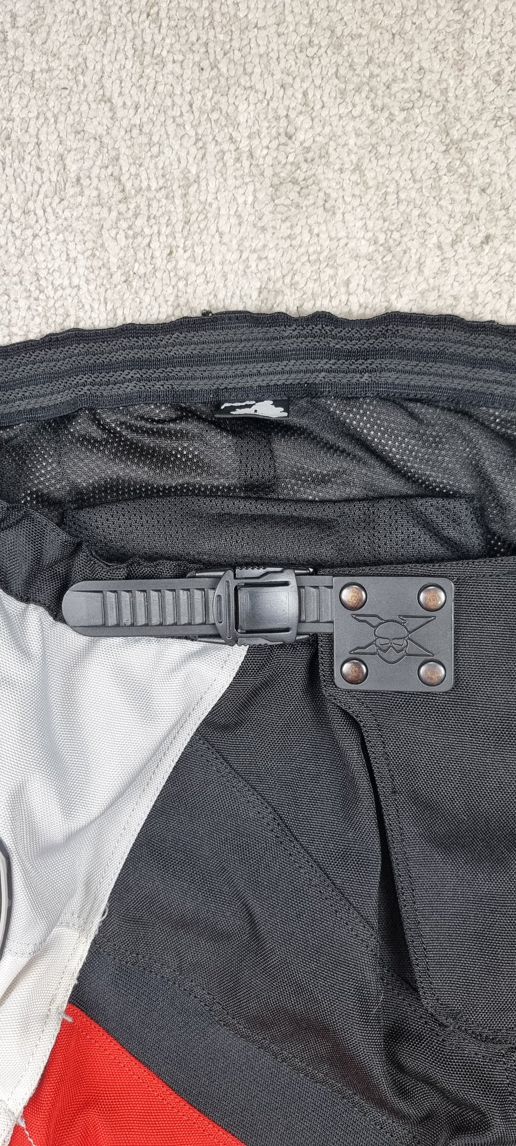 Pantalón moto Pharao X negro rojo y gris talla L