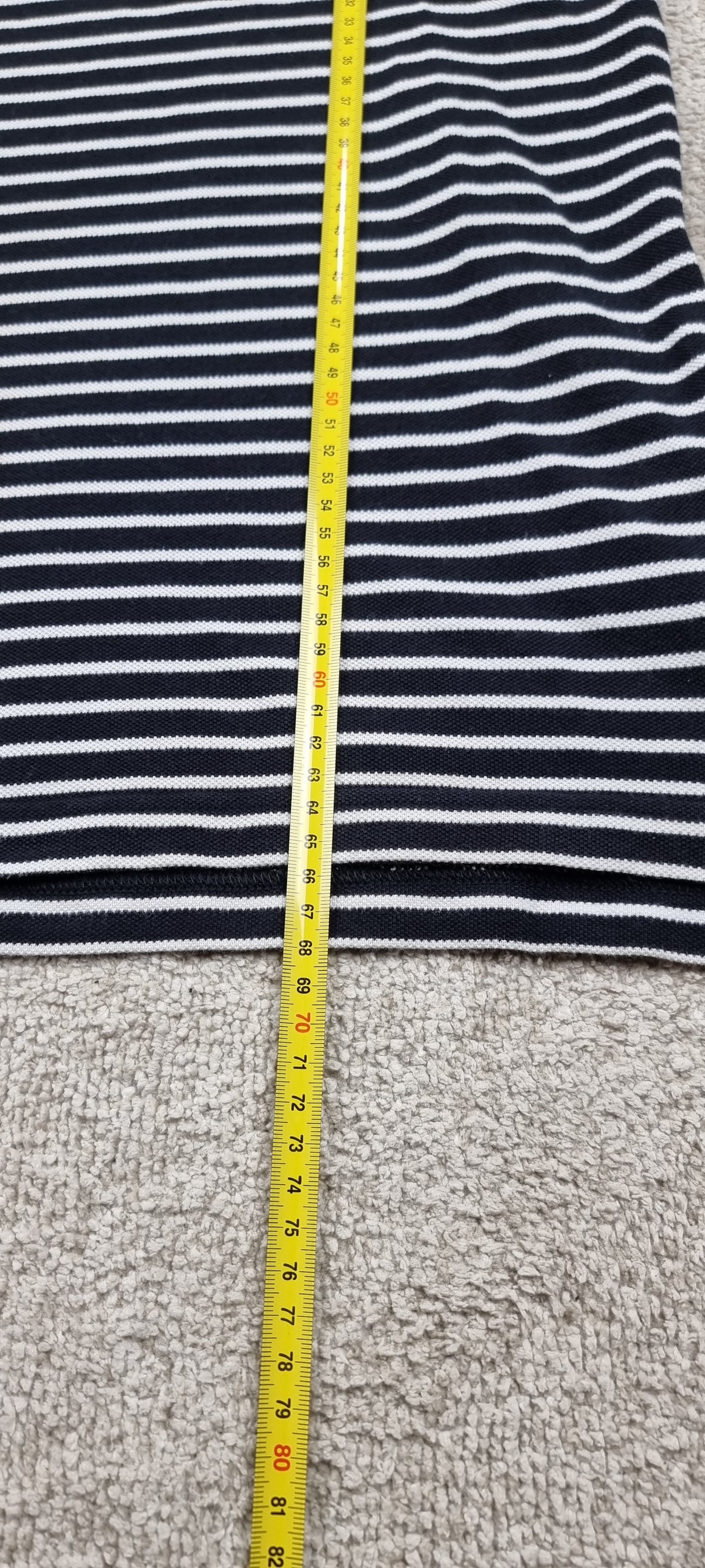 Polo Nike Sportswear de Rayas Azul Marino y Blanco – Talla XS