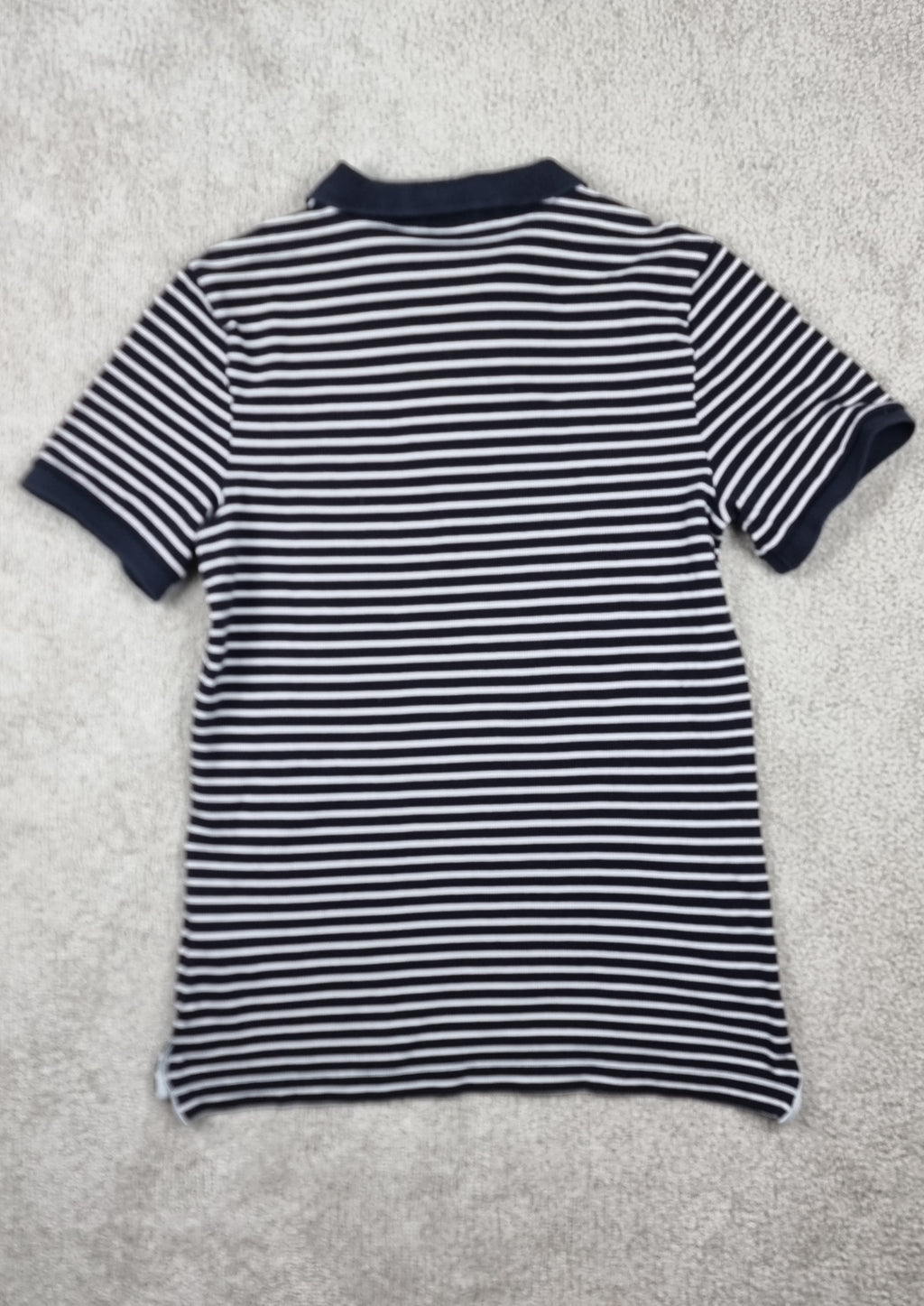 Polo Nike Sportswear de Rayas Azul Marino y Blanco – Talla XS