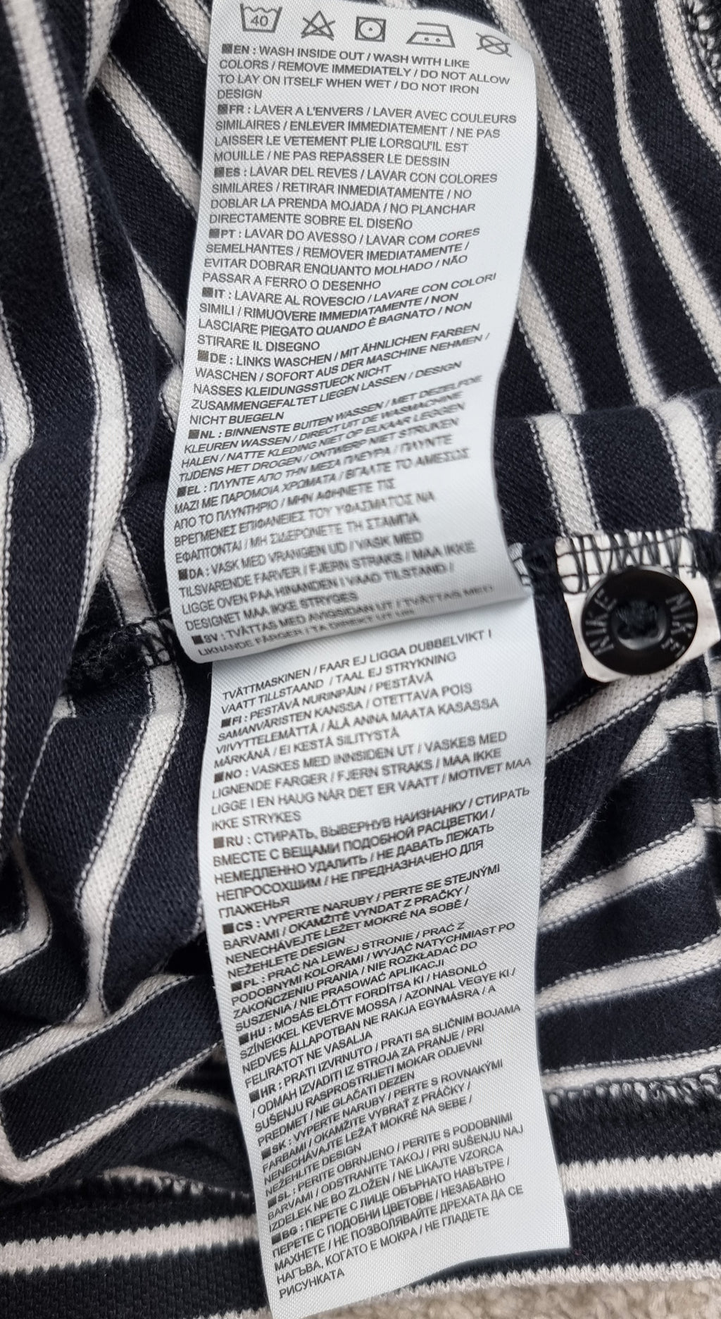 Polo Nike Sportswear de Rayas Azul Marino y Blanco – Talla XS