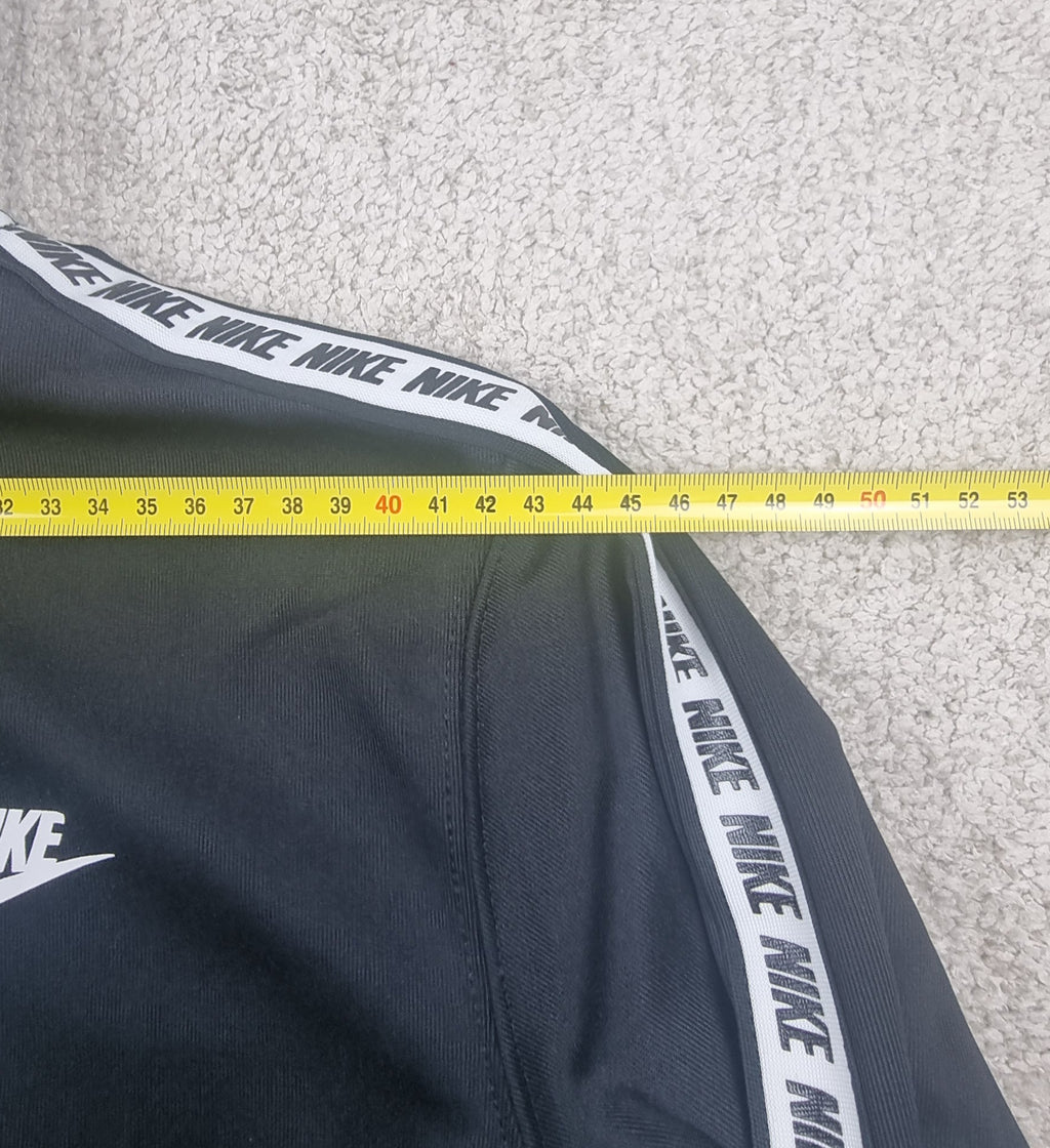 Sudadera Nike Sportswear Negra con Capucha y Logo Tape