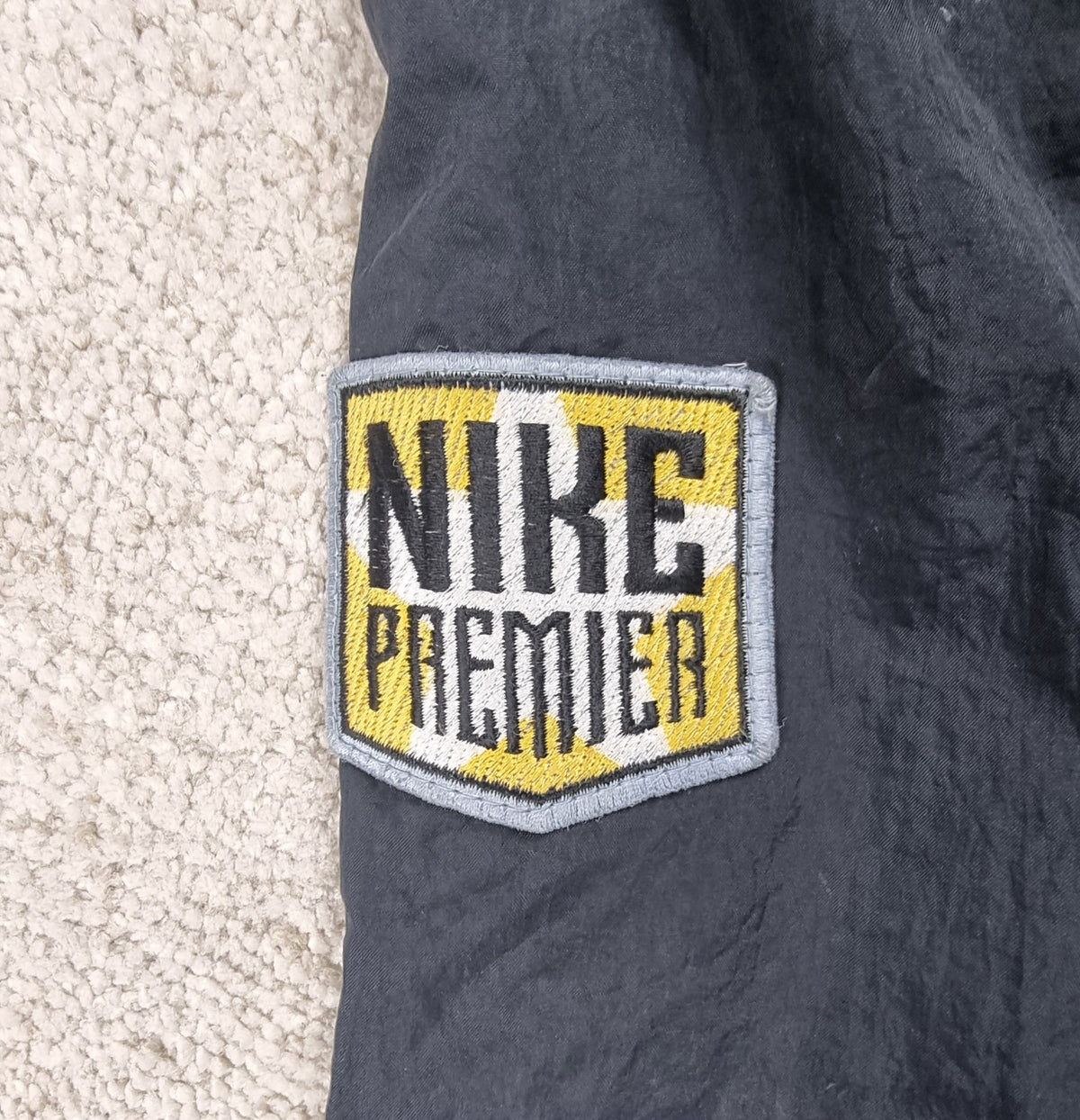 Chaqueta Nike Premier Vintage Azul Marino con Detalles Amarillos XL